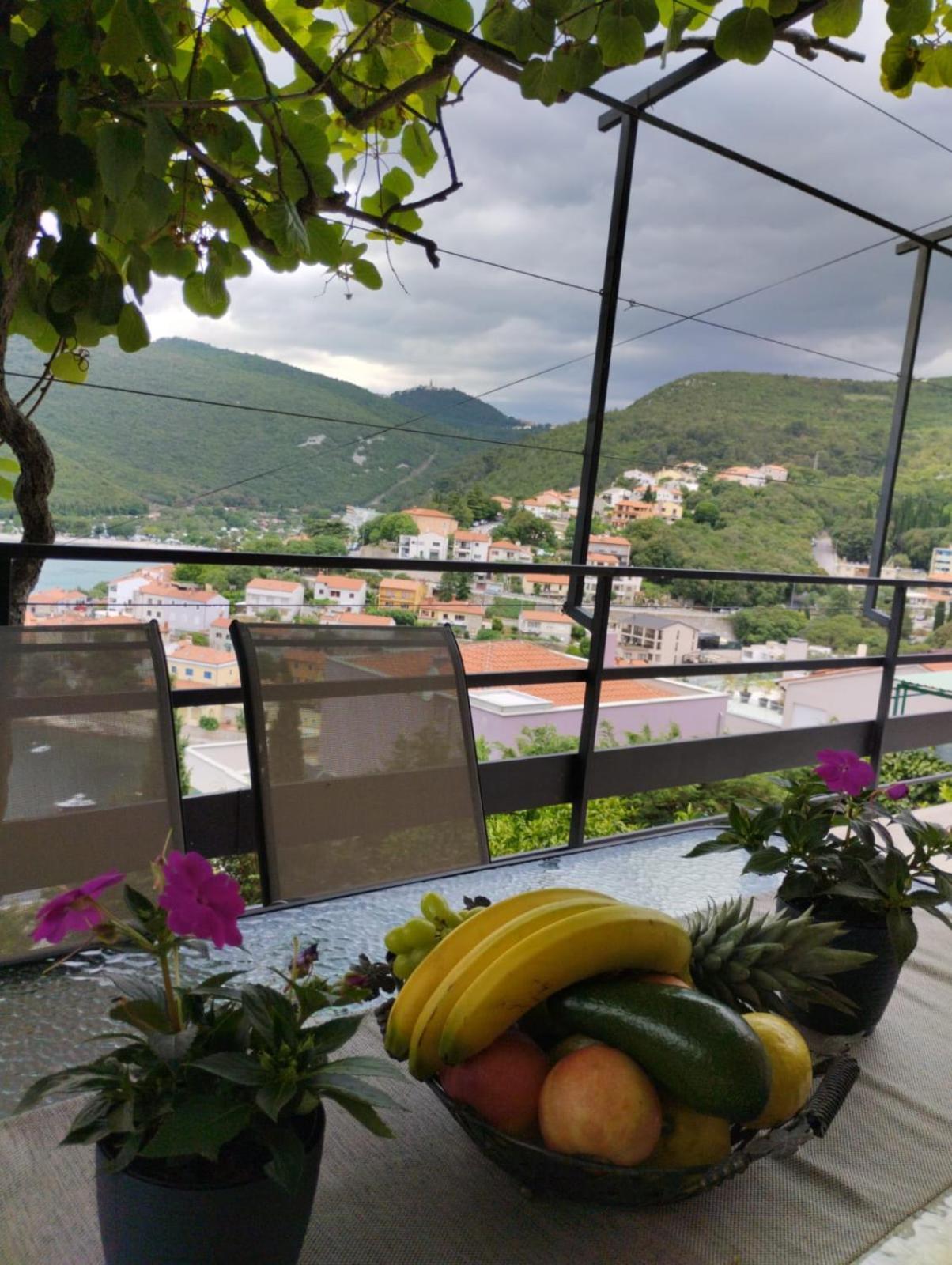 Nonna Laura Adriatic Dream Apartment With Sea View Rabac Bagian luar foto